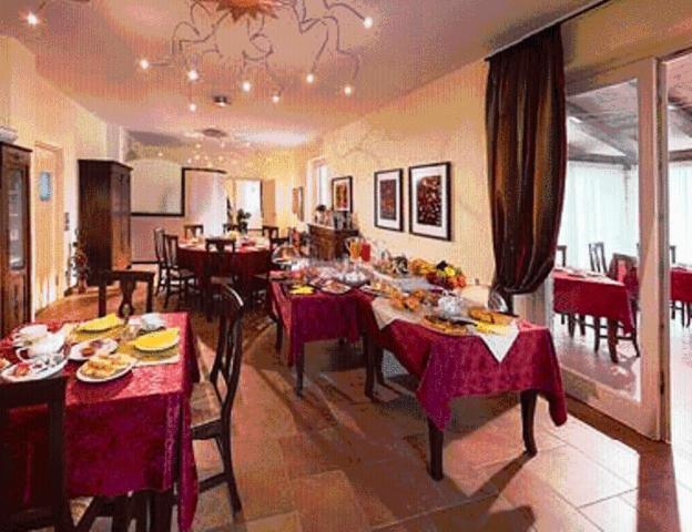 Mongalletto Castellinaldo Екстер'єр фото